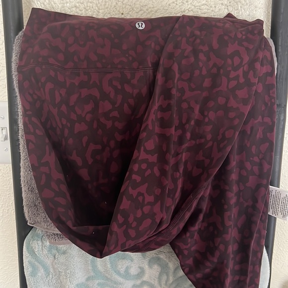 Lululemon Leggings 25” - Picture 2 of 2